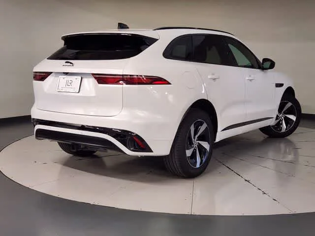 Used 2025 Ostuni Pearl White Metallic Jaguar R-Dynamic S image 2