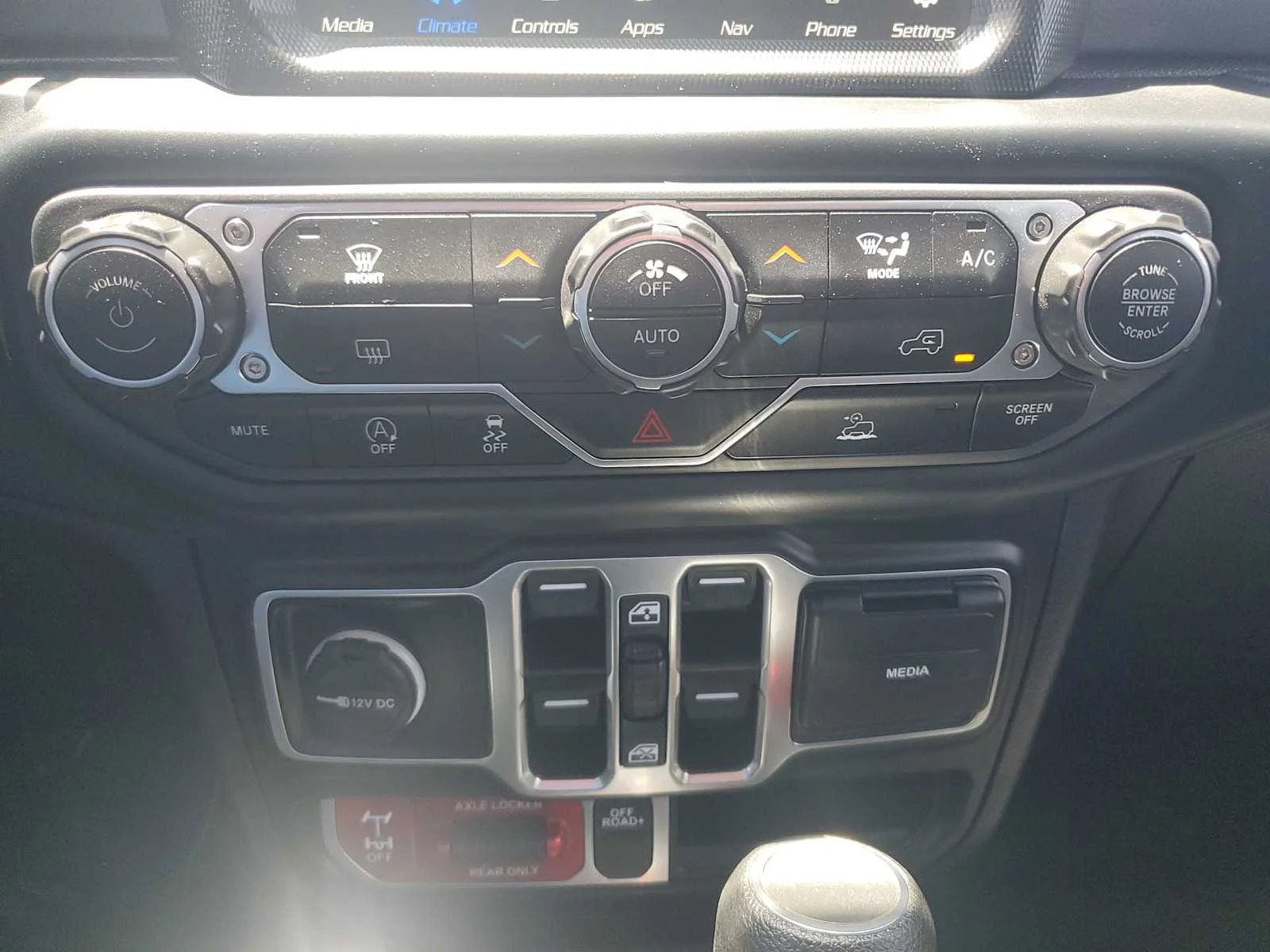 Used 2023 Granite Crystal Metallic Jeep Mojave image 24