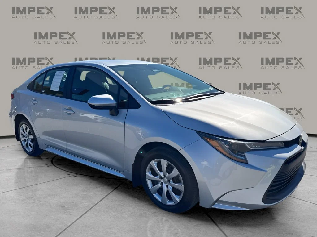 Used 2025 Silver Toyota LE image 7