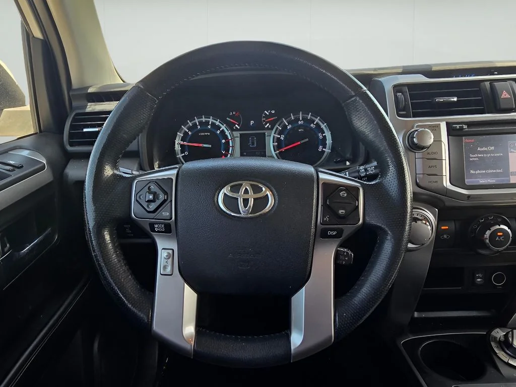 Used 2014 Super White Toyota SR5 image 11