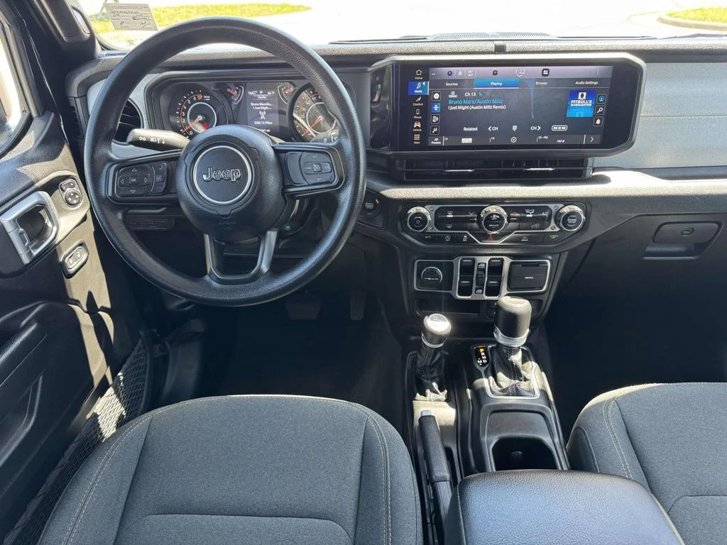 Used 2025 Black Jeep Nighthawk image 16
