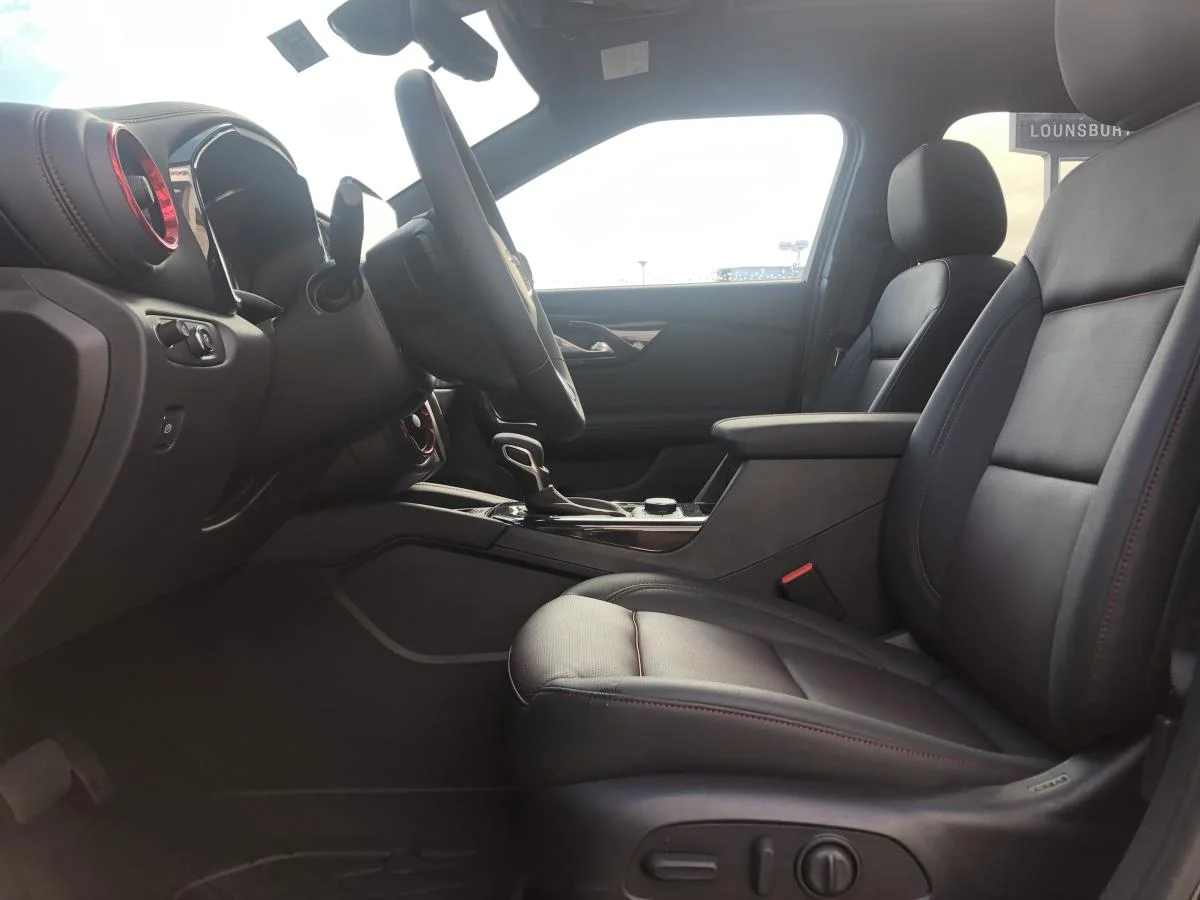 New 2026 Black Chevrolet Awd 4dr Rs image 11