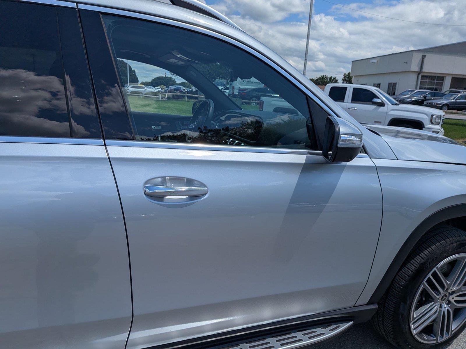 Used 2025 Cirrus Silver Metallic Mercedes-Benz GLS 450 image 36