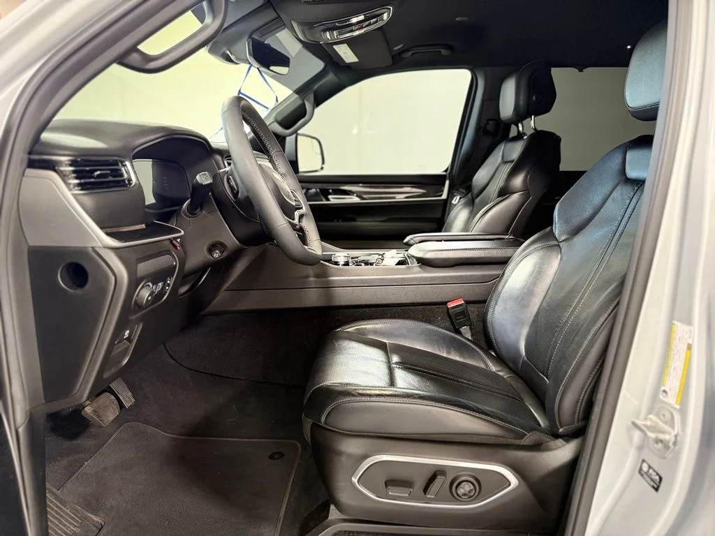 Used 2022 Silver Jeep Series I image 10
