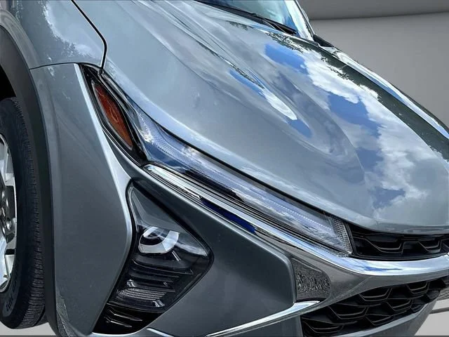 Certified Used 2025 Sterling Gray Metallic Chevrolet LT image 34