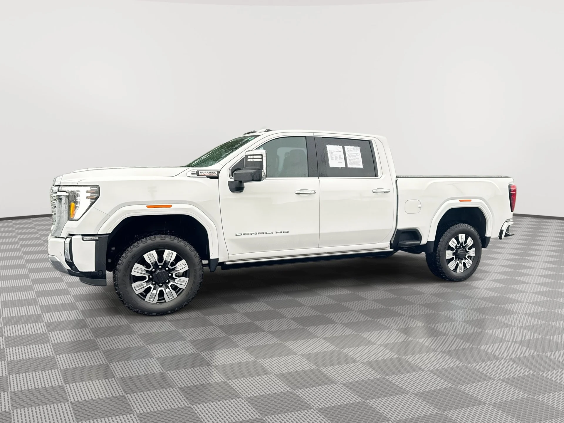 2025 GMC Sierra 4WD Crew Cab Standard Box Denali's photo