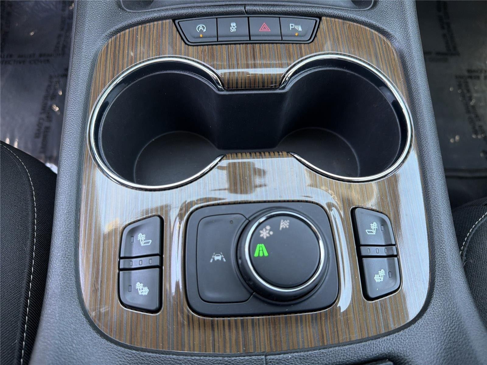 Used 2023 Summit White GMC SLE image 19
