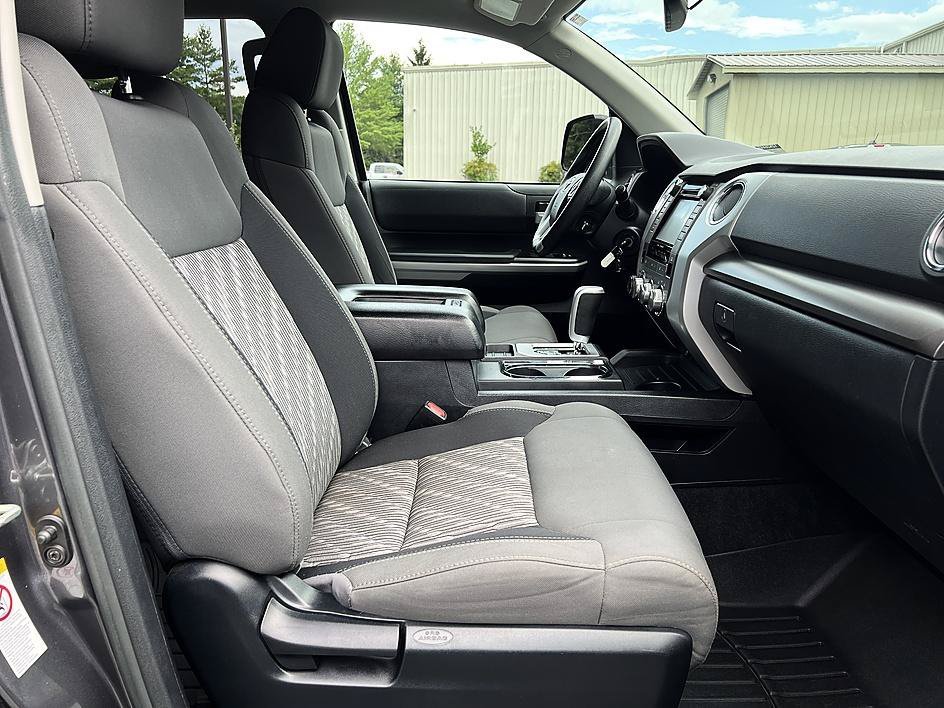 Used 2018 Magnetic Gray Metallic Toyota SR5 image 19