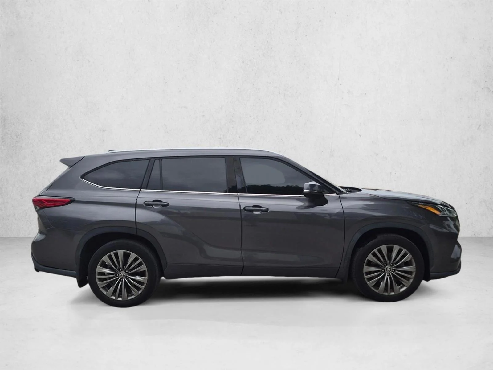 Used 2021 Magnetic Gray Metallic Toyota Platinum image 3