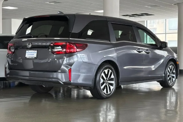Used 2026 Modern Steel Metallic Honda EX-L image 5