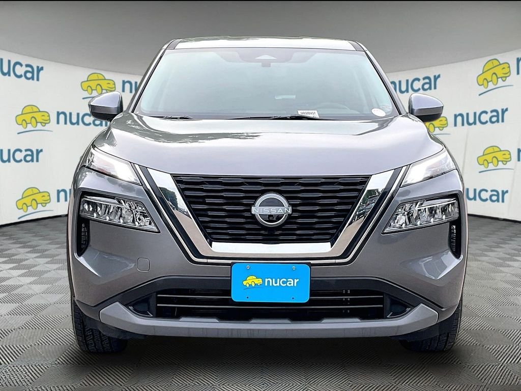 Used 2023 Gray Nissan SV image 2