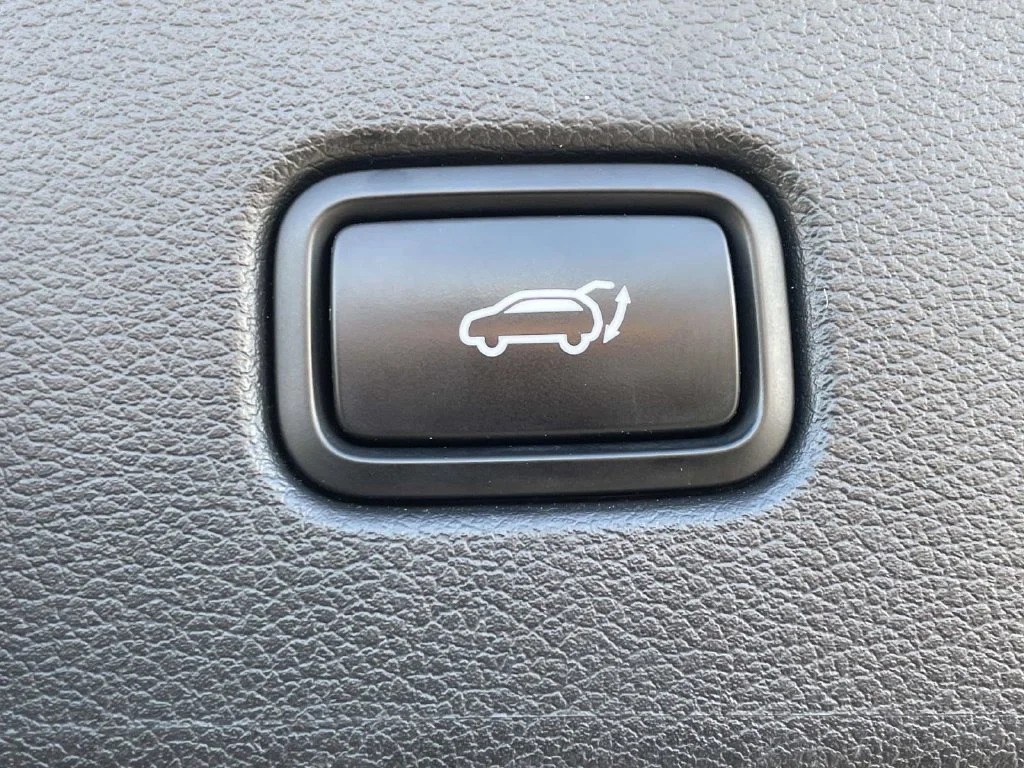 Used 2021 White Hyundai Calligraphy image 16