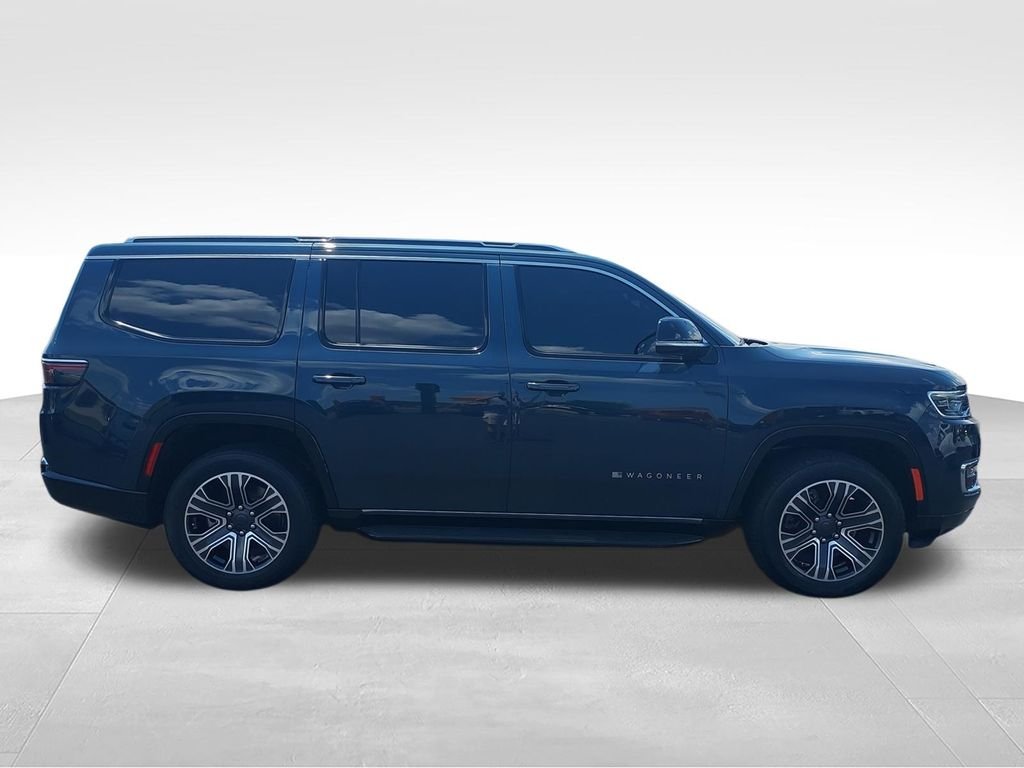 Used 2023 Gray Jeep Base image 9