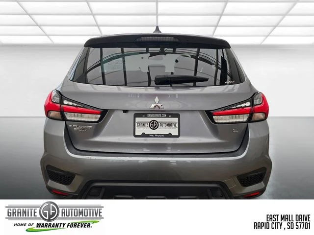 Used 2024 Silver Mitsubishi  image 4