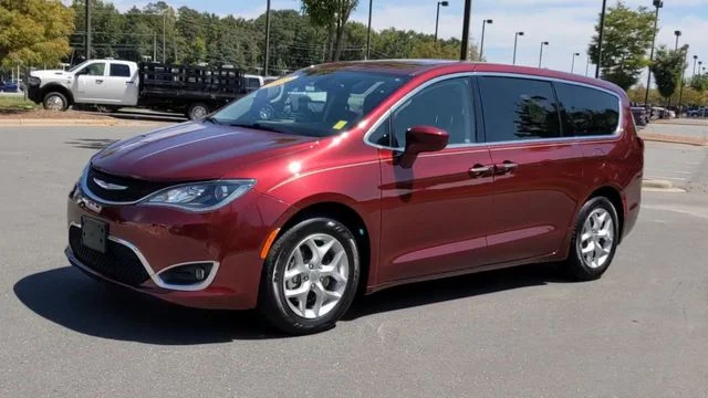 Used 2018 Red Chrysler Touring Plus image 8