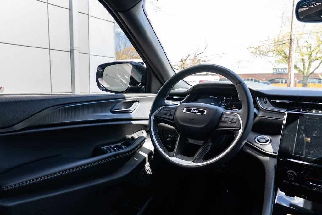 Used 2024 Black Jeep Altitude X image 12