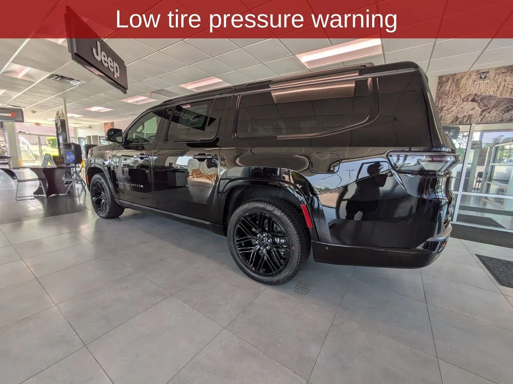 New 2026 High Gloss Black Exterior Paint Jeep Limited image 6
