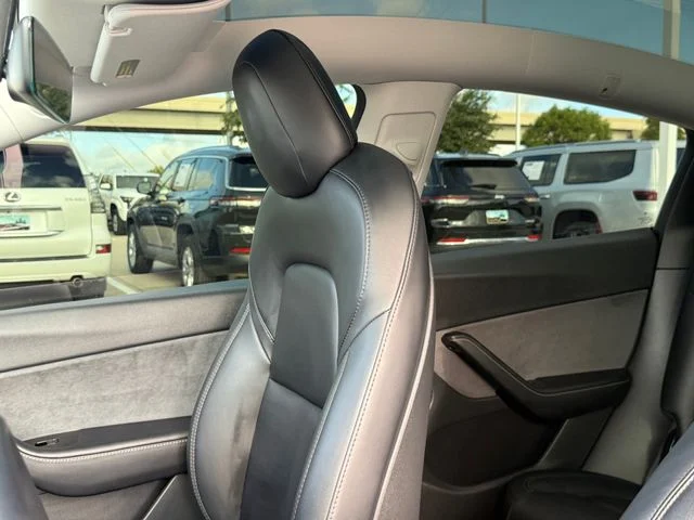 Used 2020 Solid Black Tesla Long Range image 11
