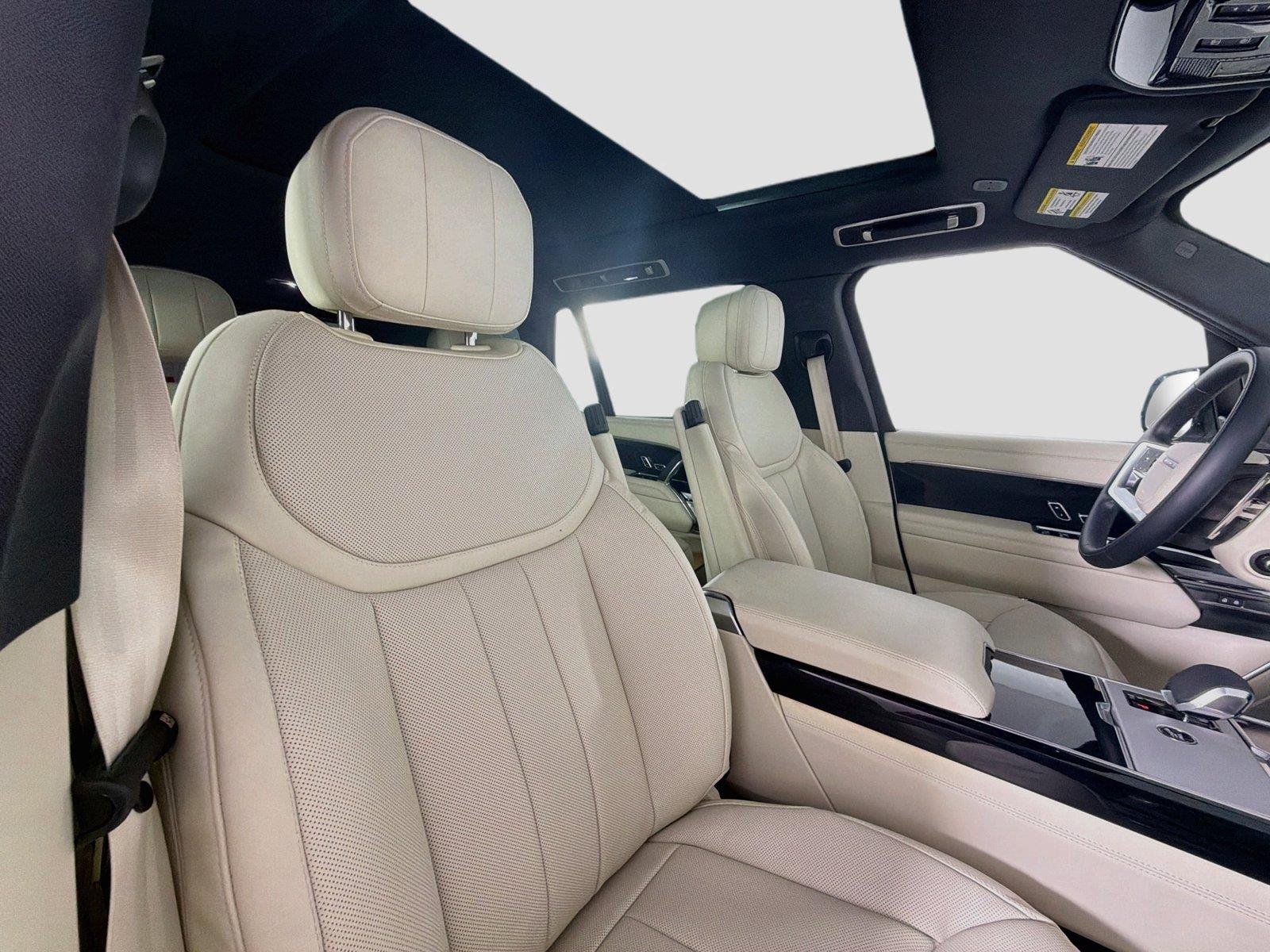 Certified Used 2025 Ethereal Frost Silver SV Bespo Land Rover SE LWB 7 SEATS image 30