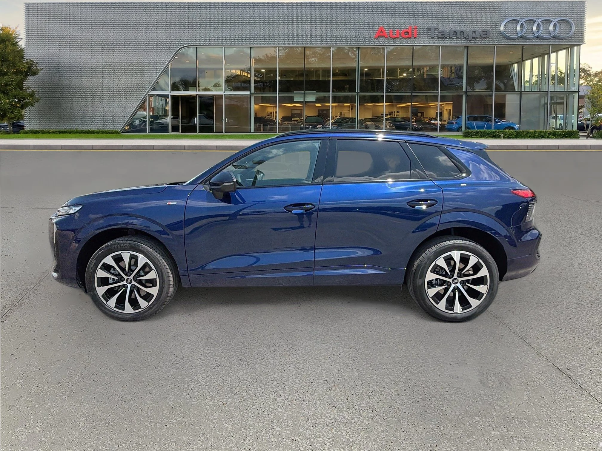 New 2026 Navarra Blue Metallic Audi S line image 6