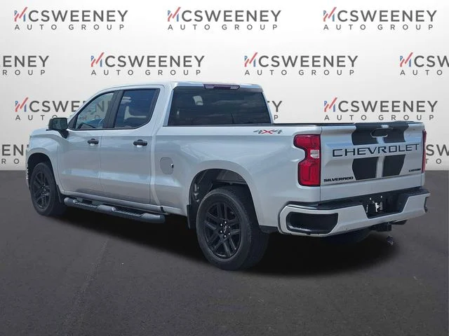 Used 2022 Silver Chevrolet Custom image 3
