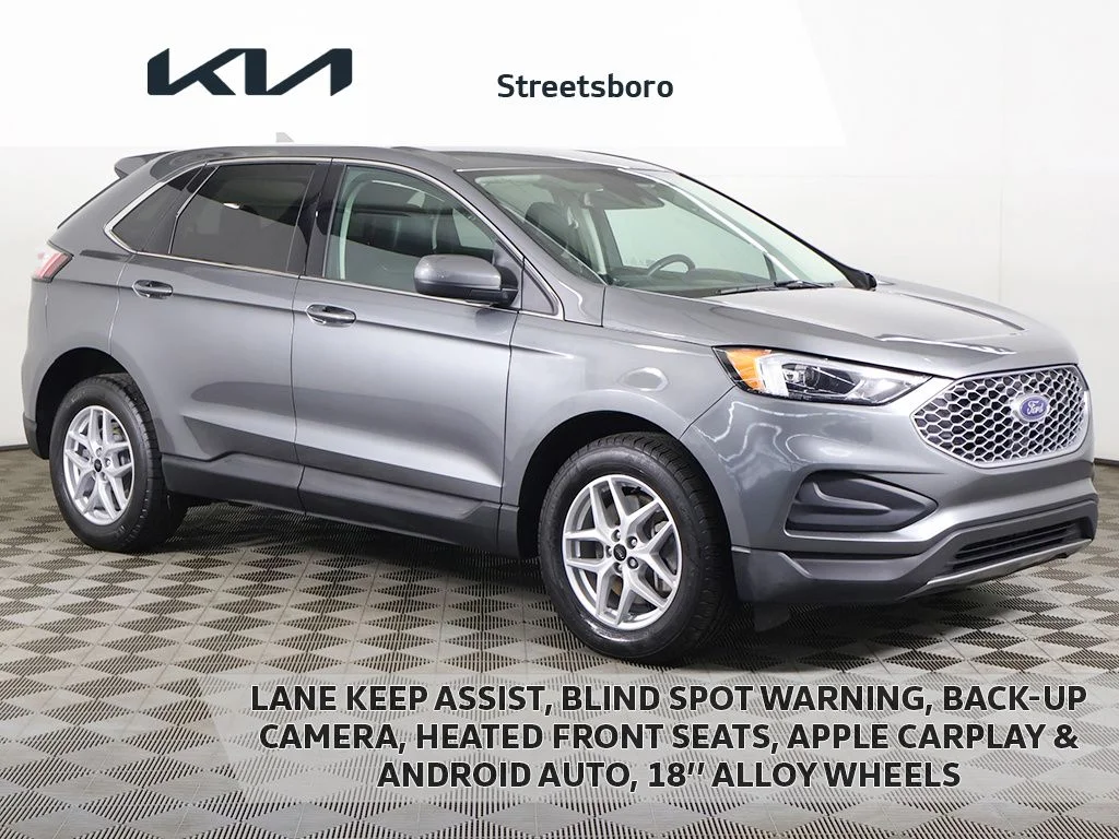 Used 2024 Gray Ford SEL image 1