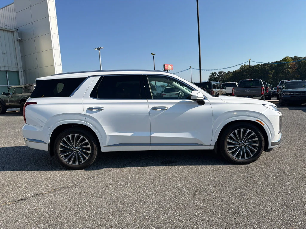 Used 2024 White Hyundai Calligraphy image 8