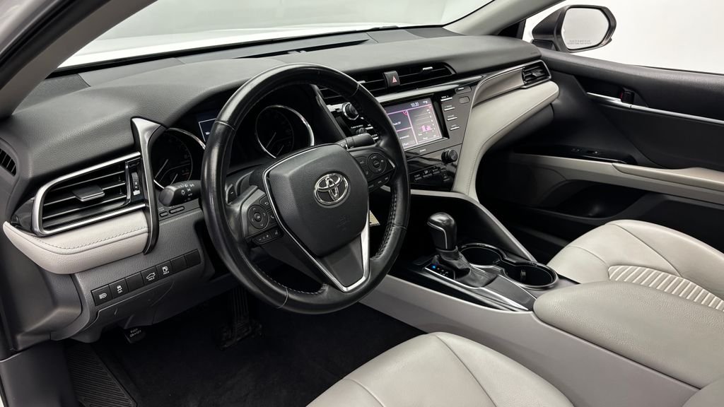 Used 2020 White Toyota SE image 15