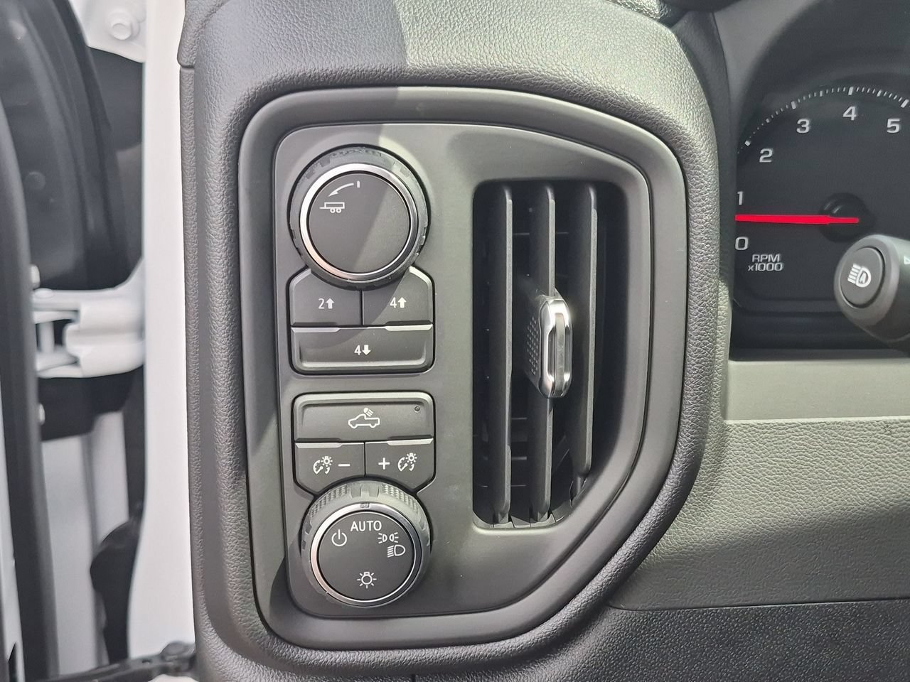2026 Chevrolet Silverado 2500 HD Custom - Photo 17