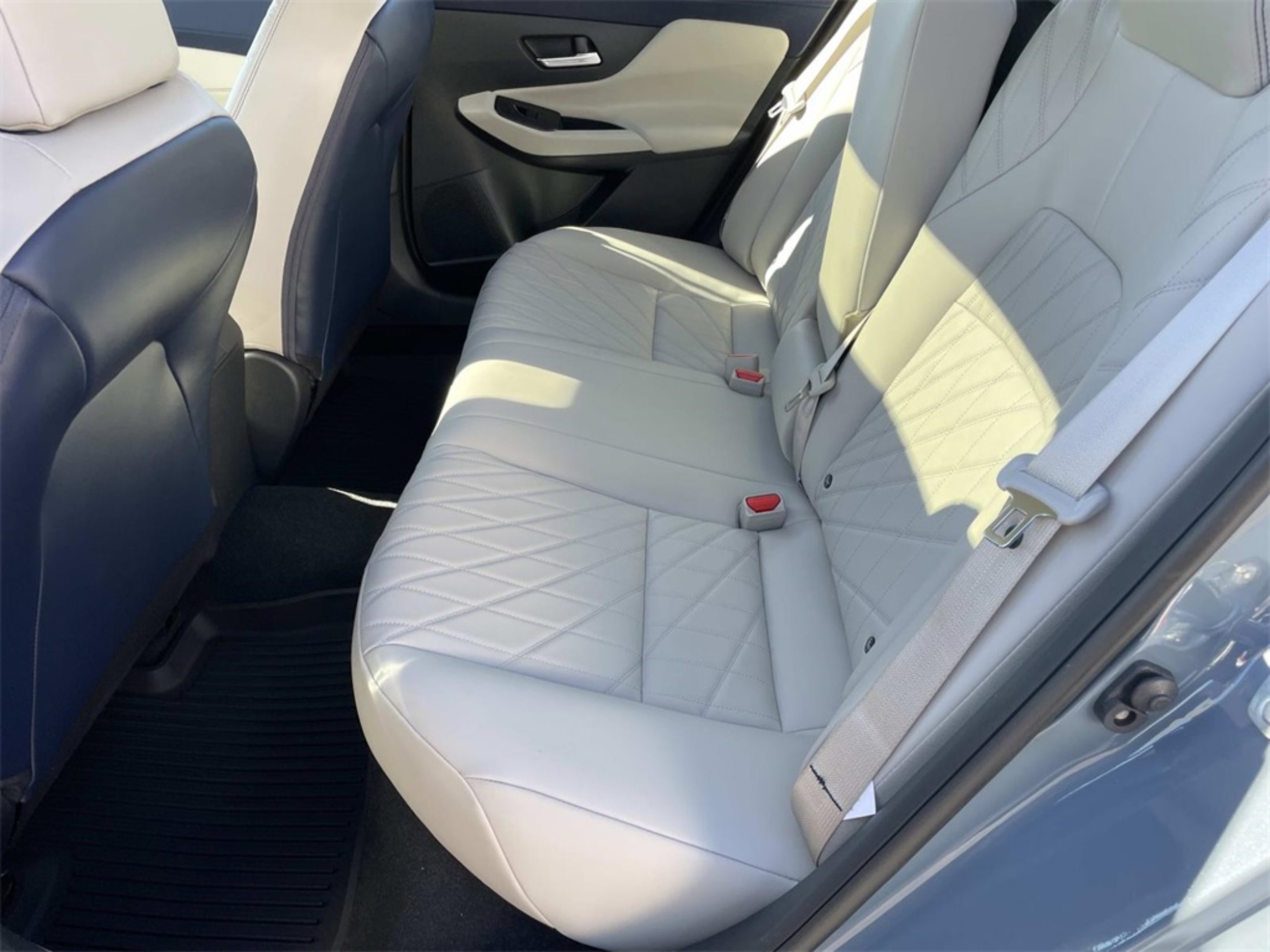 2026 Nissan Sentra SL - Photo 9