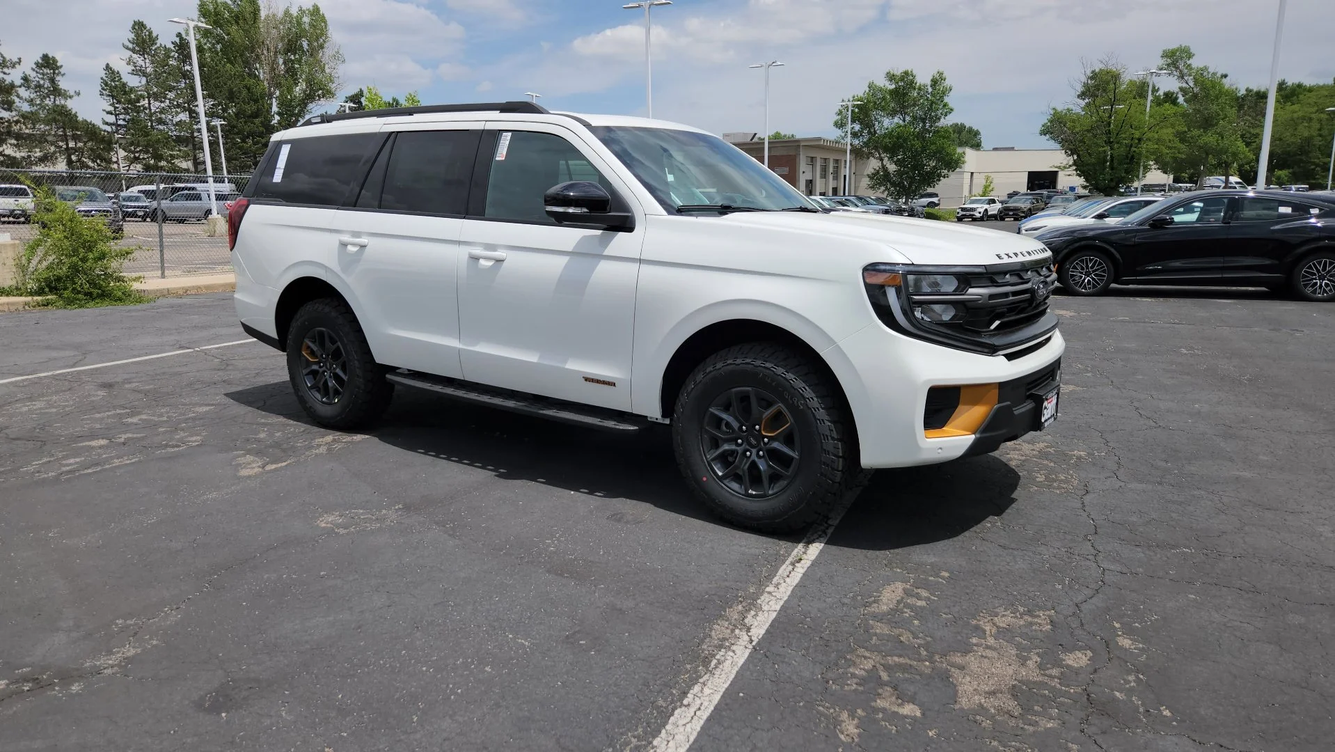 New 2026 Star White Metallic Tri-Coat Ford Tremor image 18