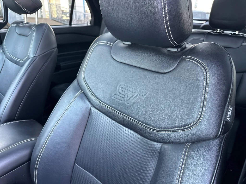 Used 2023 Silver Ford ST image 4