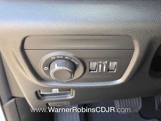 New 2026 Bright White Clearcoat Jeep Altitude image 30