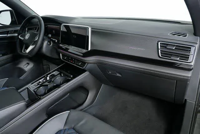 2026 Volkswagen Atlas Cross Sport SEL Premium R-LINE - Photo 23