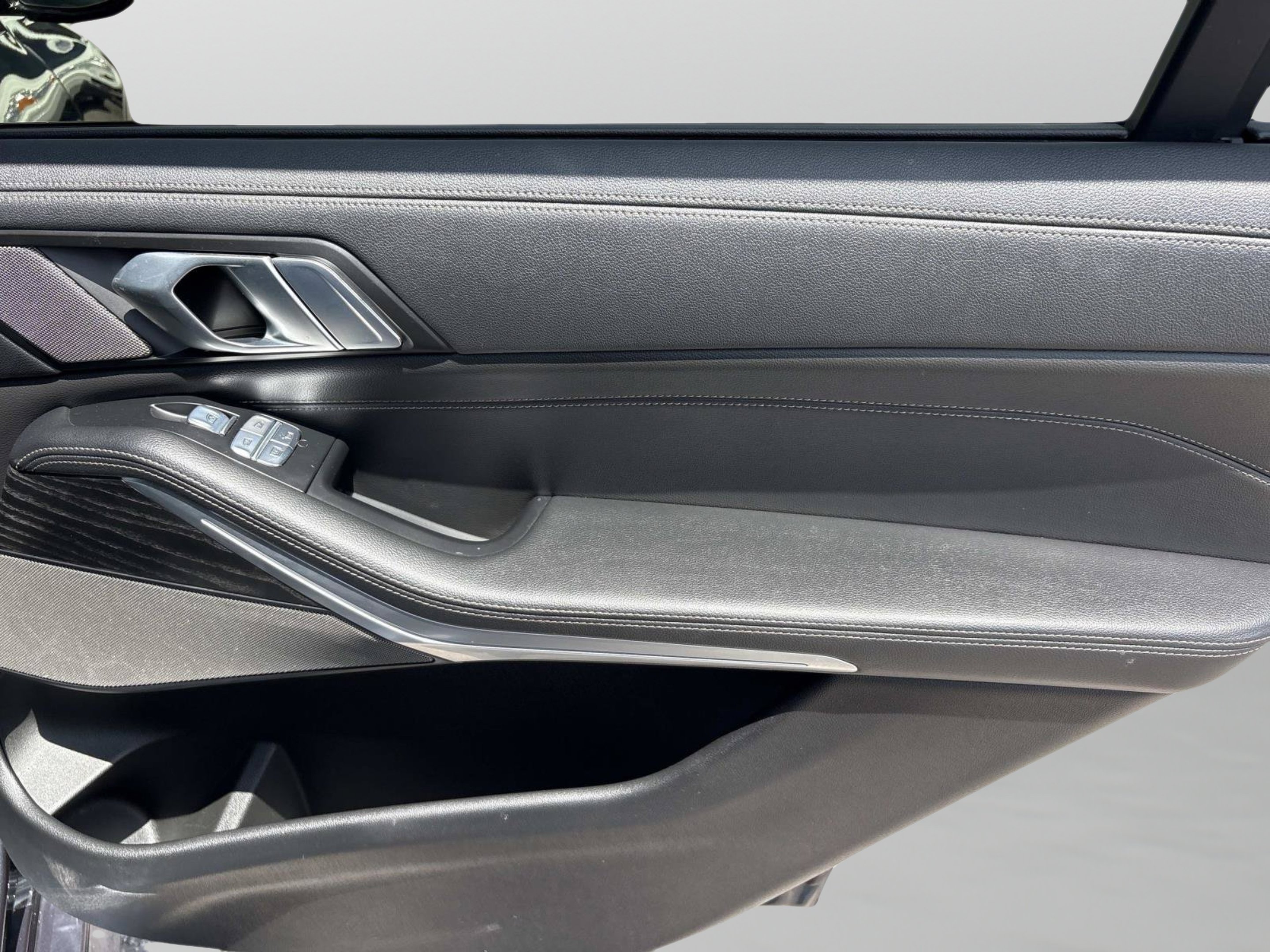 Used 2022 Arctic Grey Metallic BMW M50i image 19