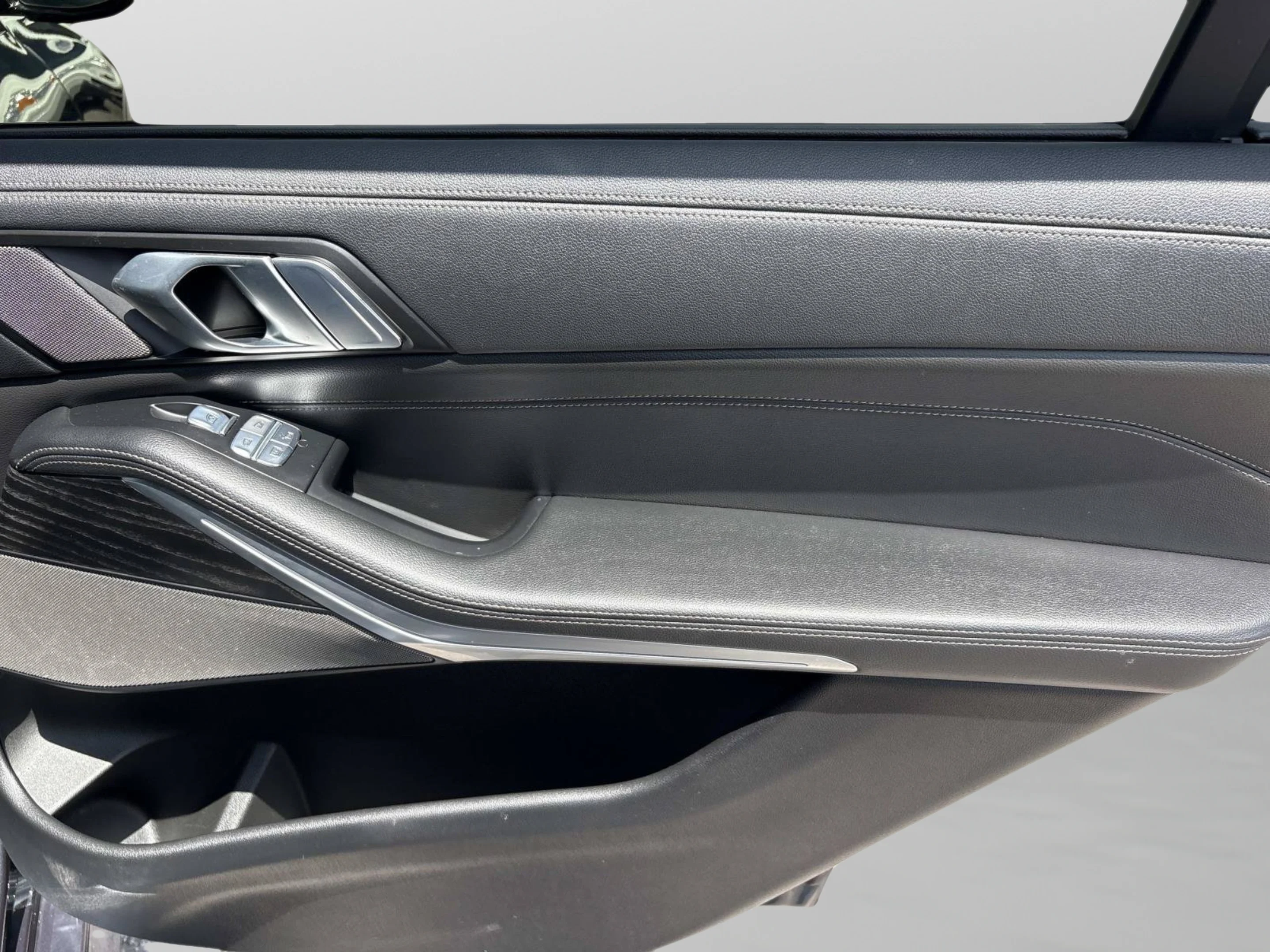 Used 2022 Arctic Grey Metallic BMW M50i image 19
