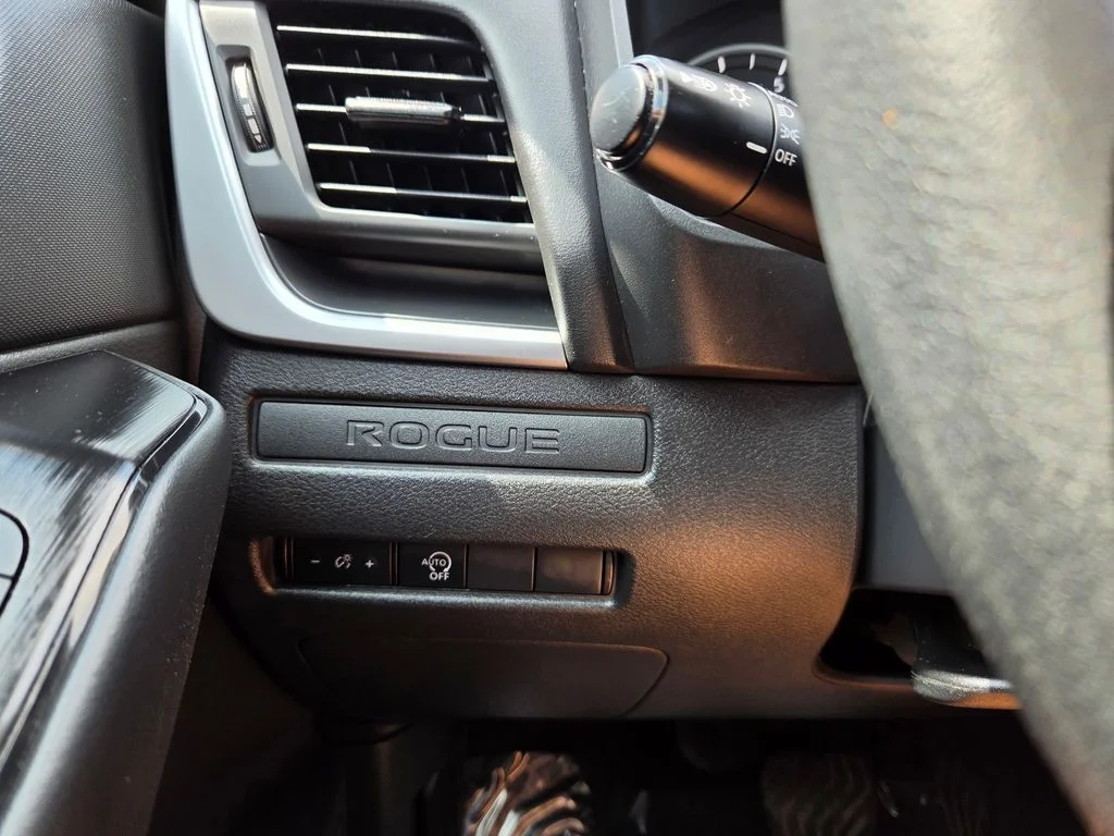 Used 2025 Super Black Nissan S image 19