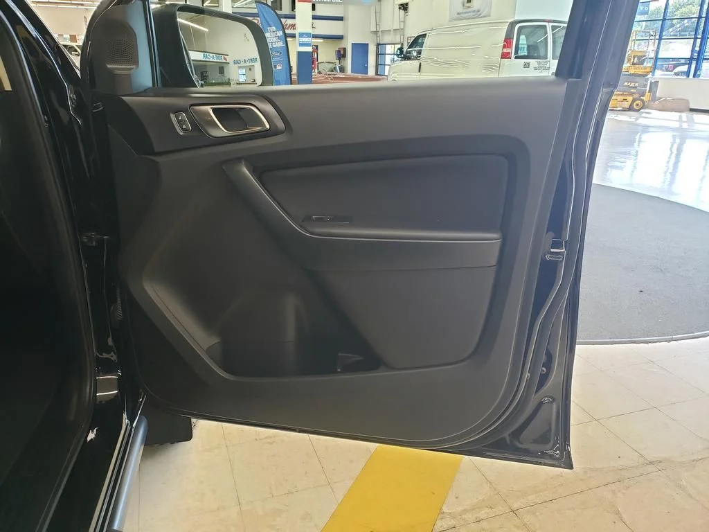 Used 2023 Black Ford XLT image 19