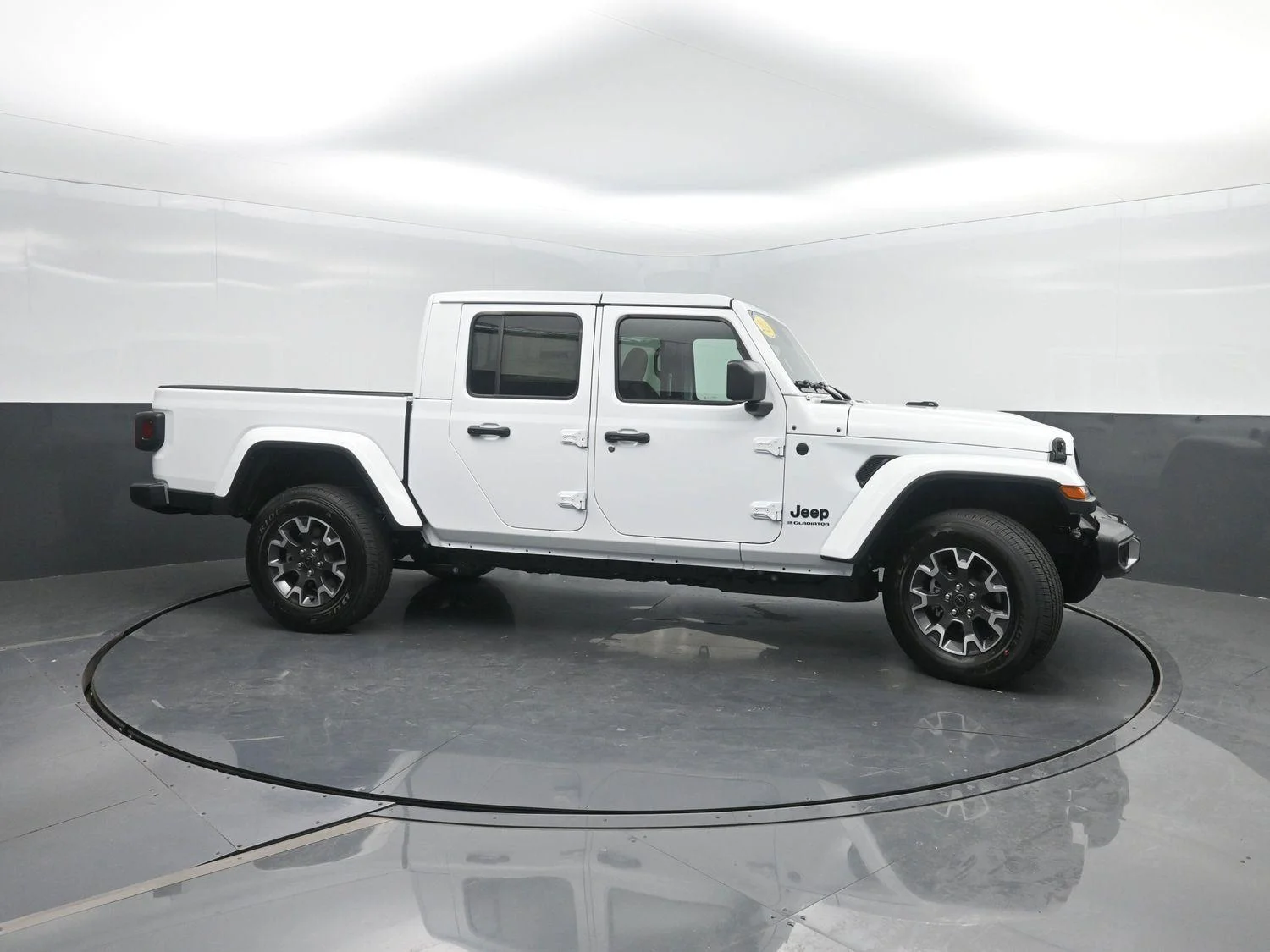 New 2026 Bright White Clear-Coat Exterior Paint Jeep Sahara image 3