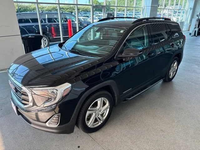 Used 2018 EBONY TWILIGHT METALLIC GMC SLE image 4