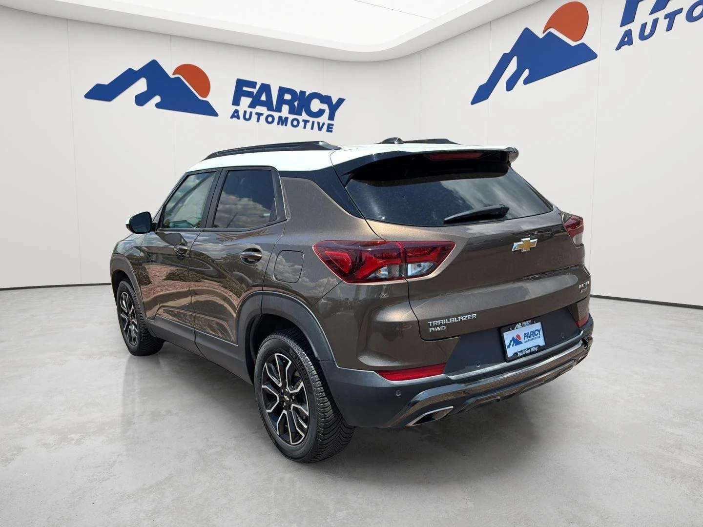 Used 2022 Zeus Bronze Metallic Chevrolet ACTIV image 7