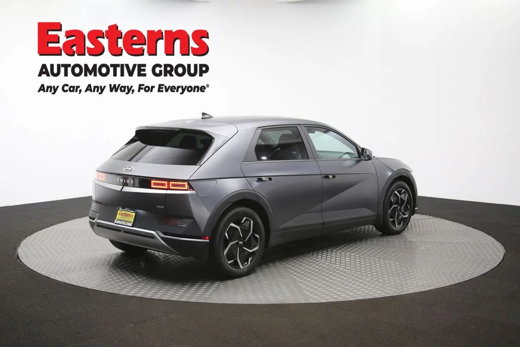 Used 2023 Gray Hyundai SEL image 39