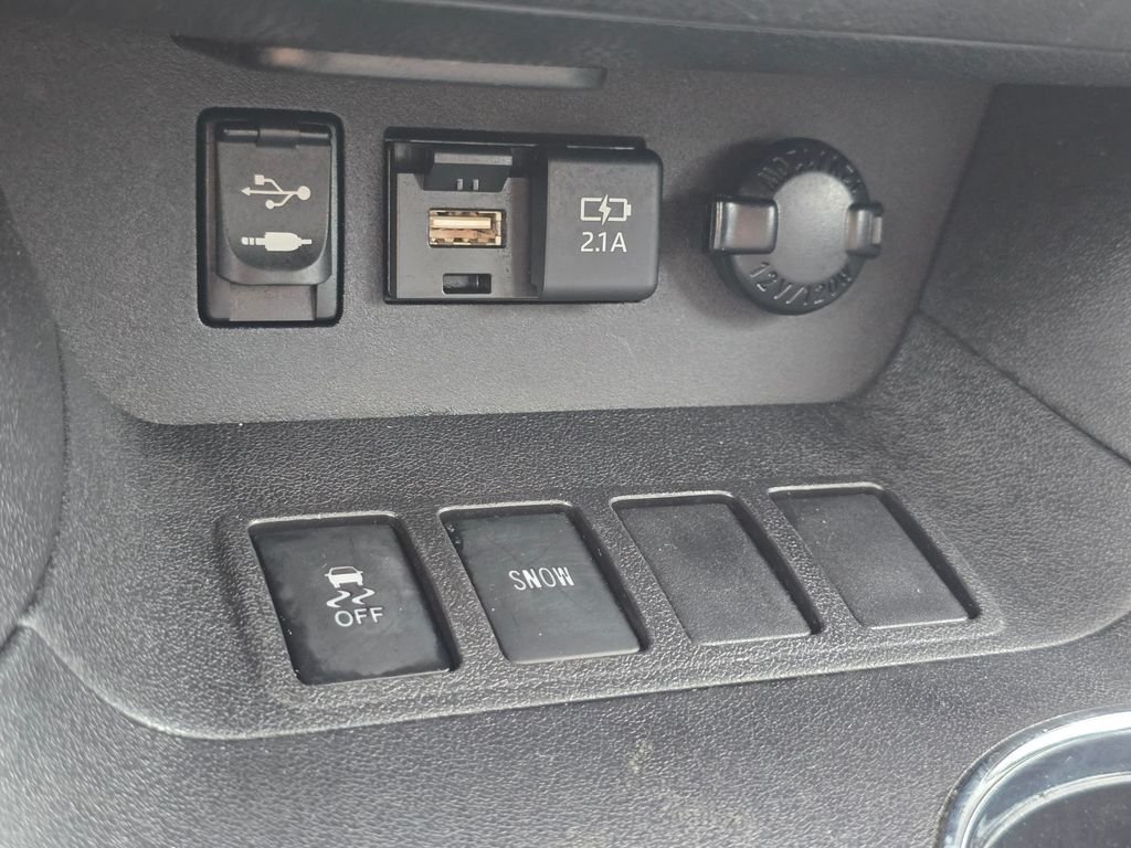 Used 2019 Black Toyota XLE image 8
