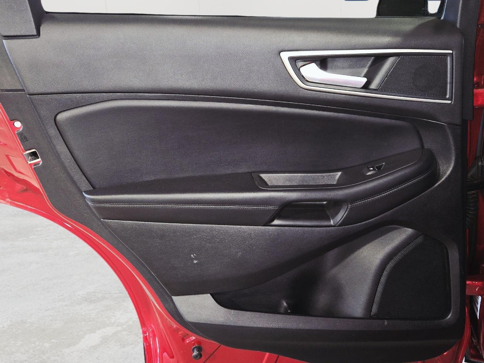 Used 2022 Rapid Red Metallic Tinted Clearcoat Ford SEL image 26