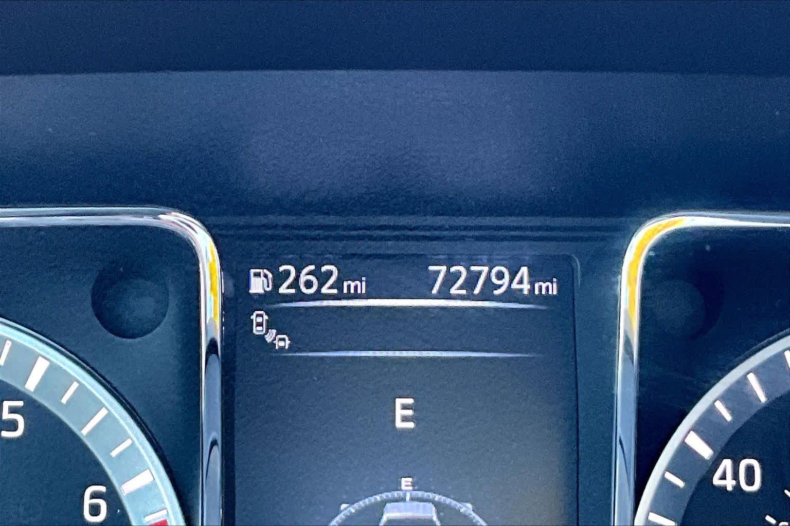 Used 2018 Glacier White Nissan SV image 25