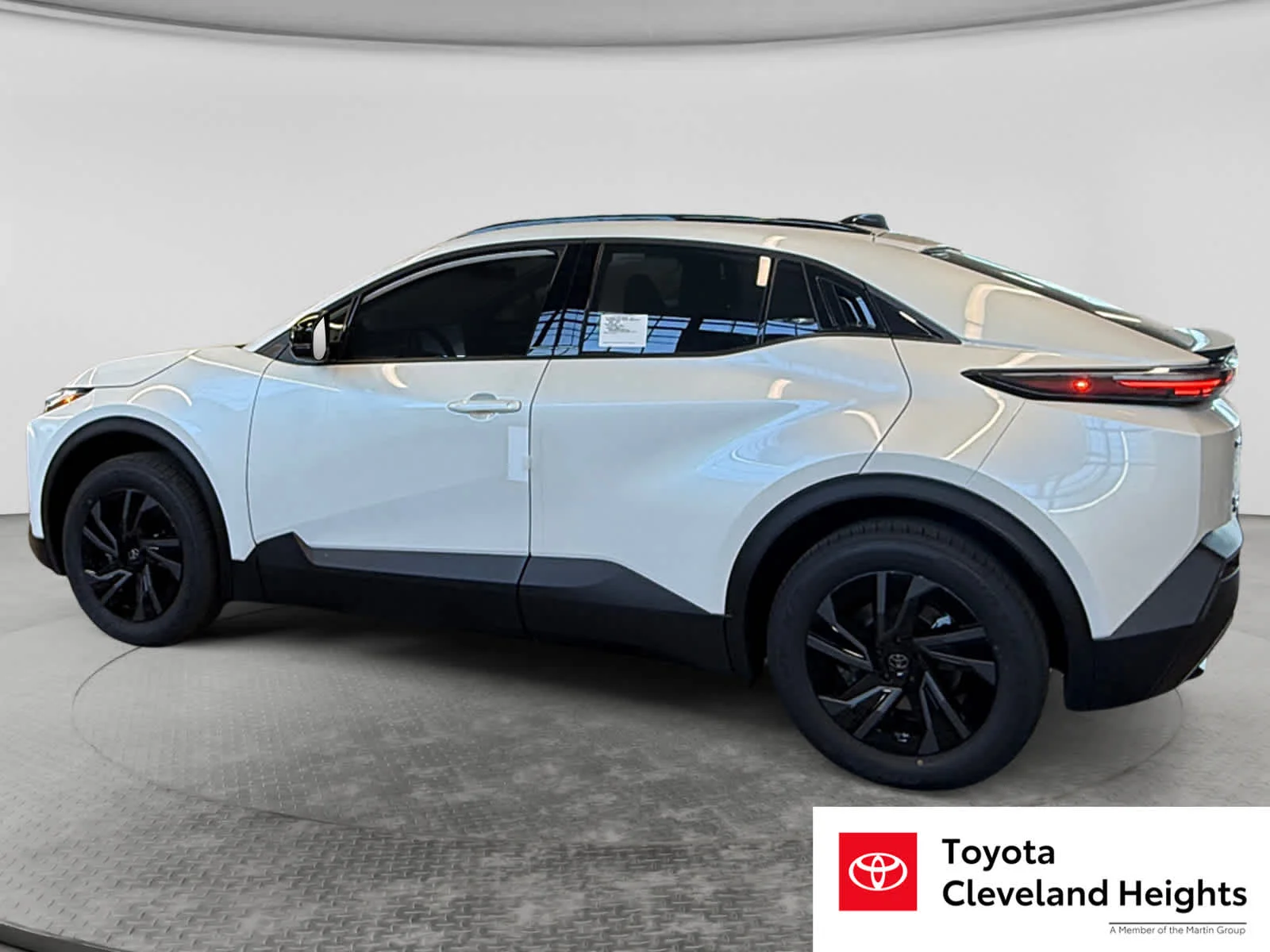 2026 Toyota C-HR SE - Photo 8