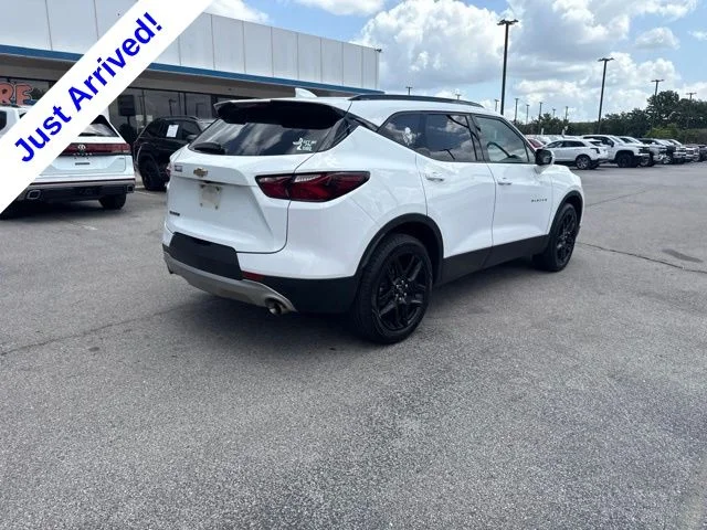 Used 2021 White Chevrolet LT image 3