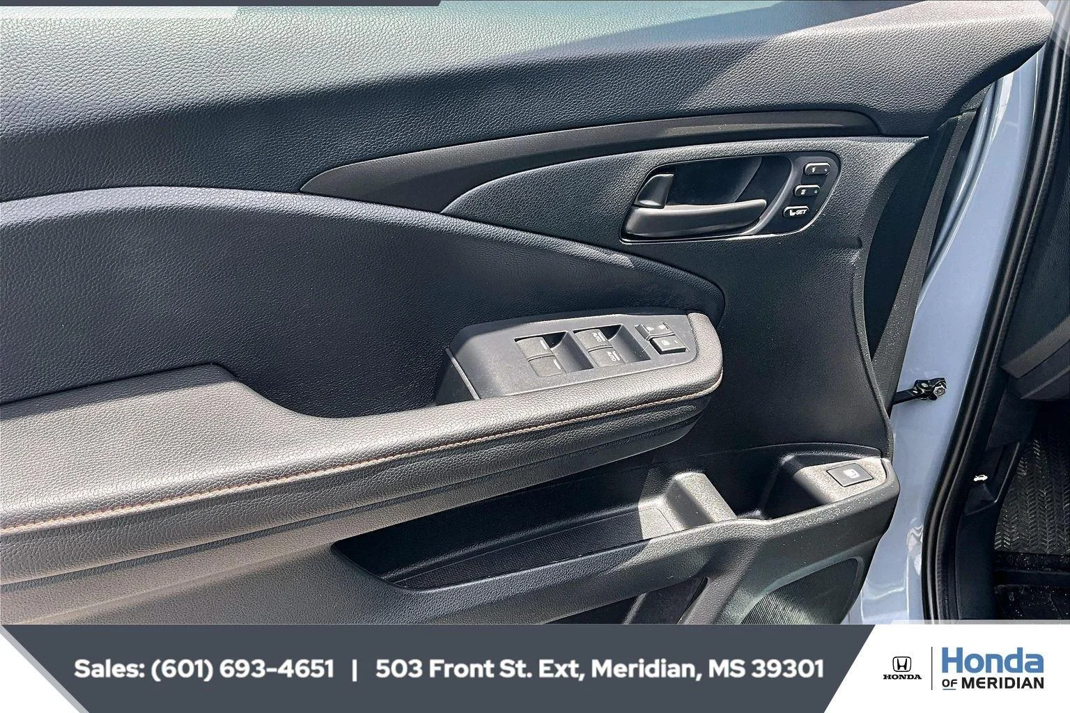 Used 2025 Sonic Gray Pearl Honda TrailSport image 17