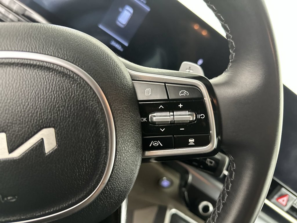 Certified Used 2026 White Kia LXS image 7