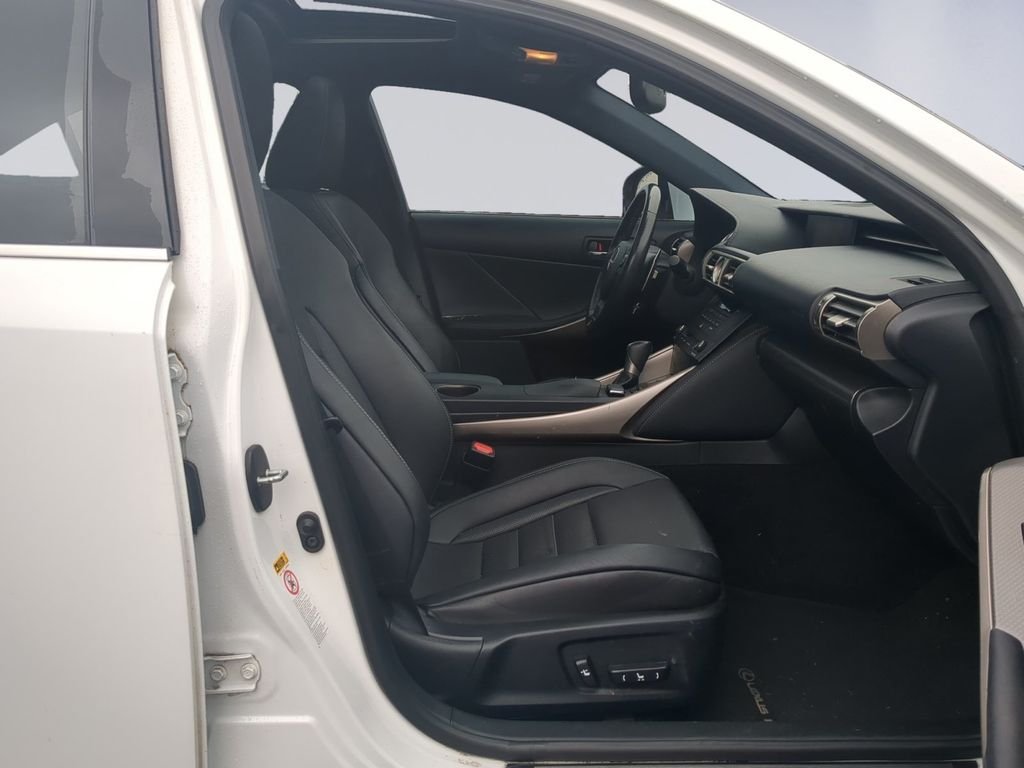 Used 2016 White Lexus 200t image 15